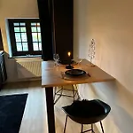 Marie - Jacuzzi Prive & Sauna