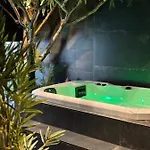 Marie - Jacuzzi Prive & Sauna Verviers