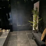Marie - Jacuzzi Prive & Sauna