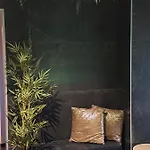 Marie - Jacuzzi Prive & Sauna Oda ve Kahvaltı