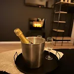 Marie - Jacuzzi Prive & Sauna Oda ve Kahvaltı