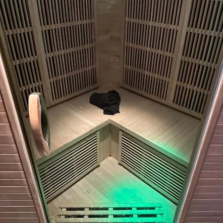 Marie - Jacuzzi Prive & Sauna B&B