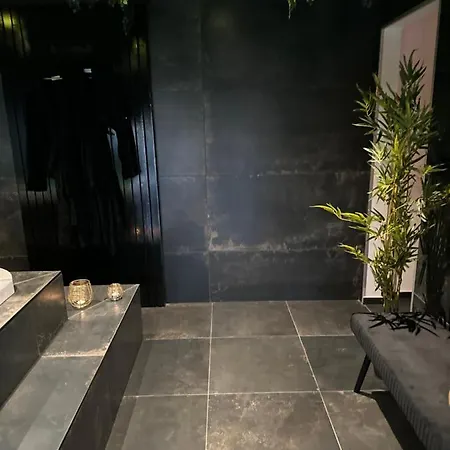 Marie - Jacuzzi Prive & Sauna 4*