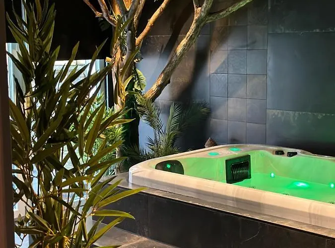 Marie לינה וארוחת בוקר 4*