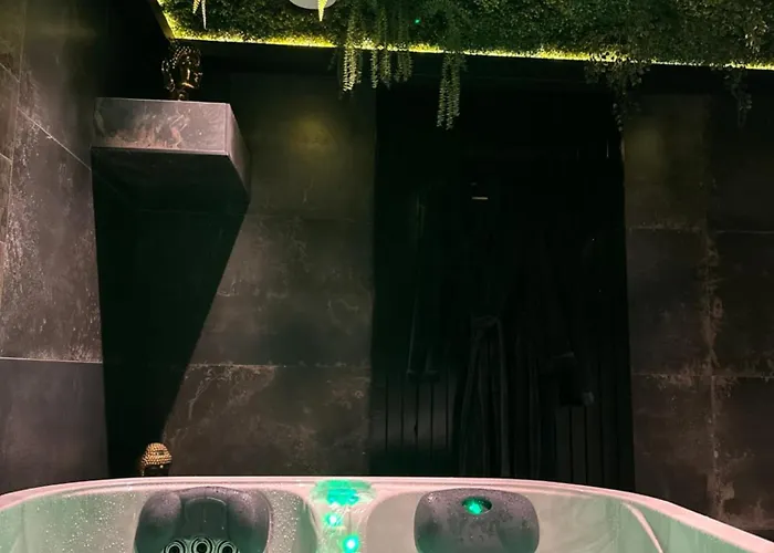 לינה וארוחת בוקר Marie 4*